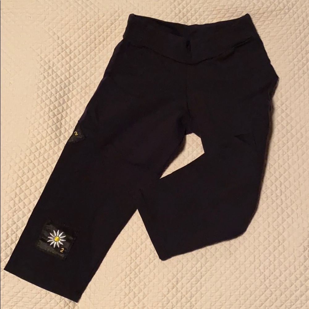 MargaritaSport Black Capris w Flowers, Sz3(US 4-8)